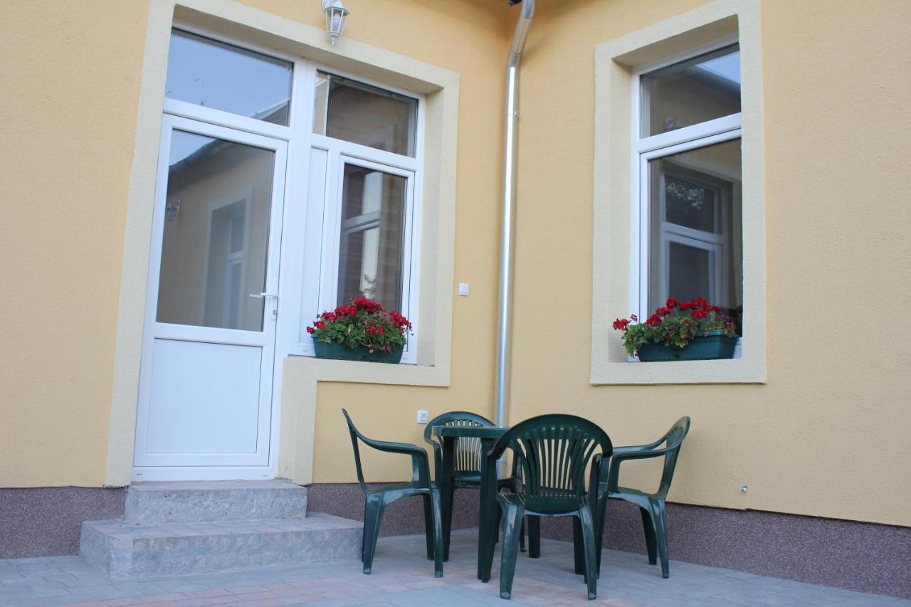 Apartmani Maja Zrenjanin Esterno foto