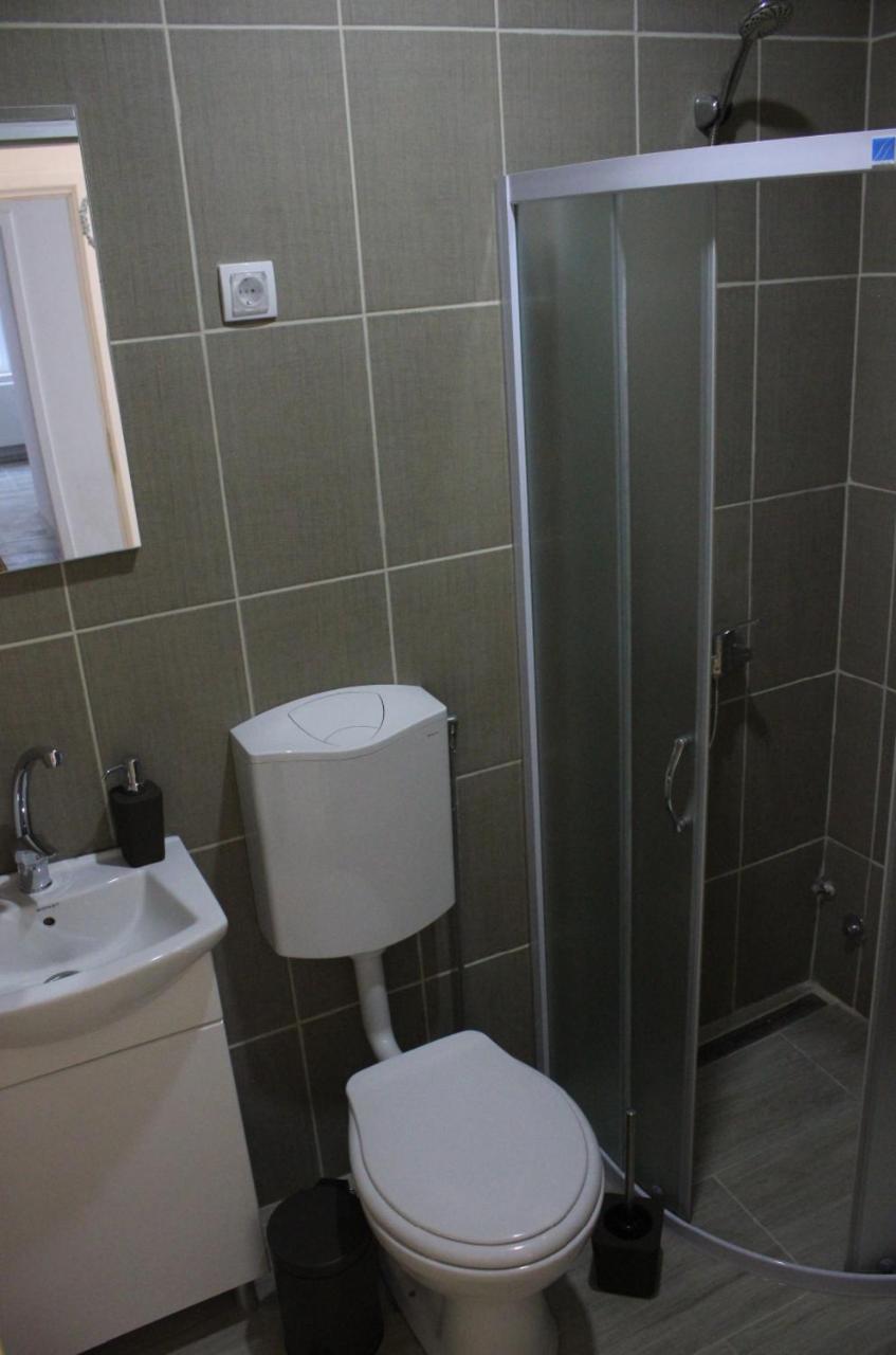 Apartmani Maja Zrenjanin Esterno foto