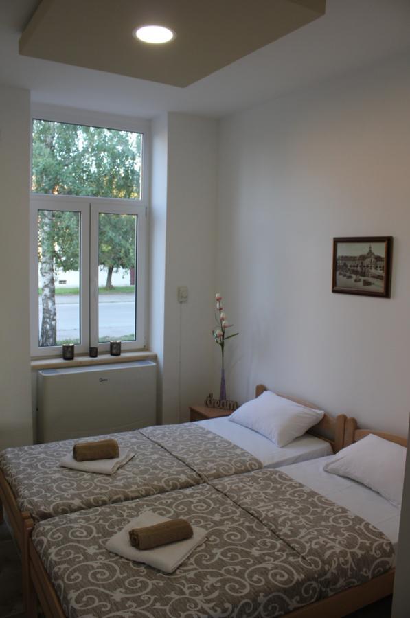 Apartmani Maja Zrenjanin Esterno foto