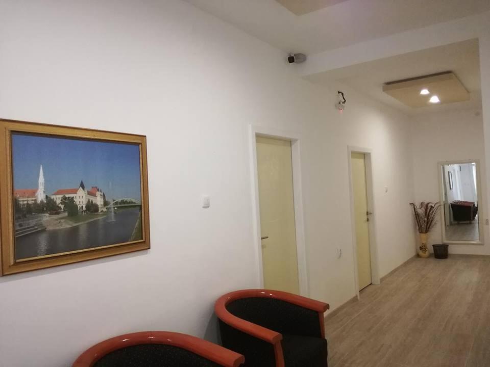 Apartmani Maja Zrenjanin Esterno foto