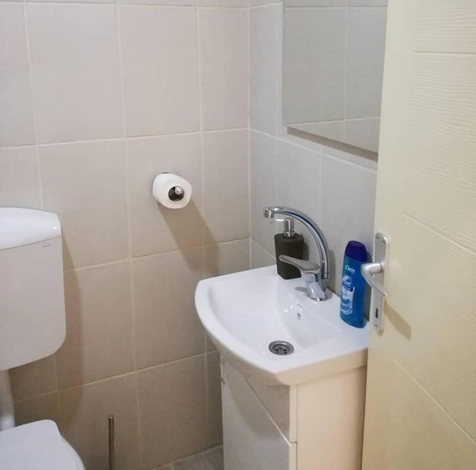 Apartmani Maja Zrenjanin Esterno foto